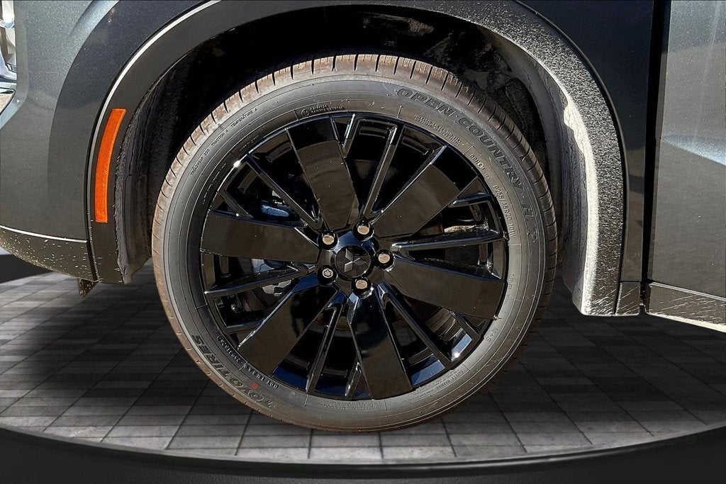 2026 Mitsubishi Outlander LE