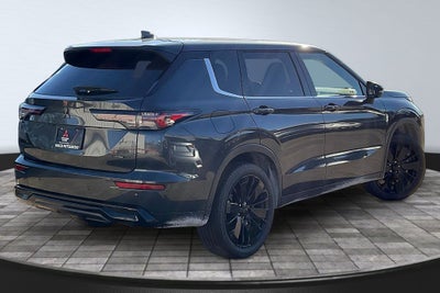 2026 Mitsubishi Outlander LE