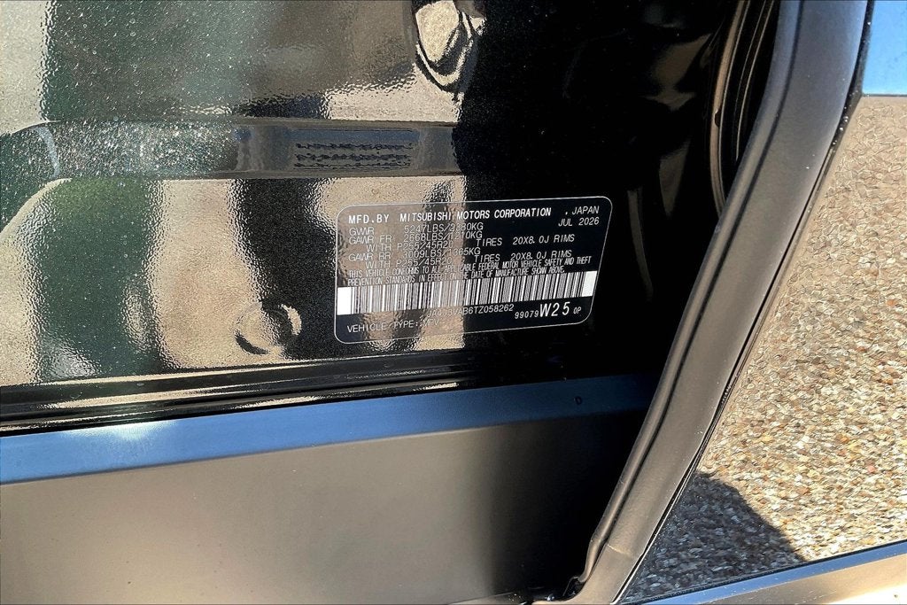 2026 Mitsubishi Outlander LE