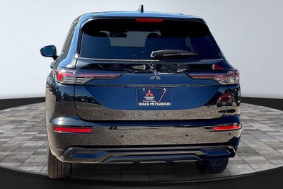 2026 Mitsubishi Outlander LE