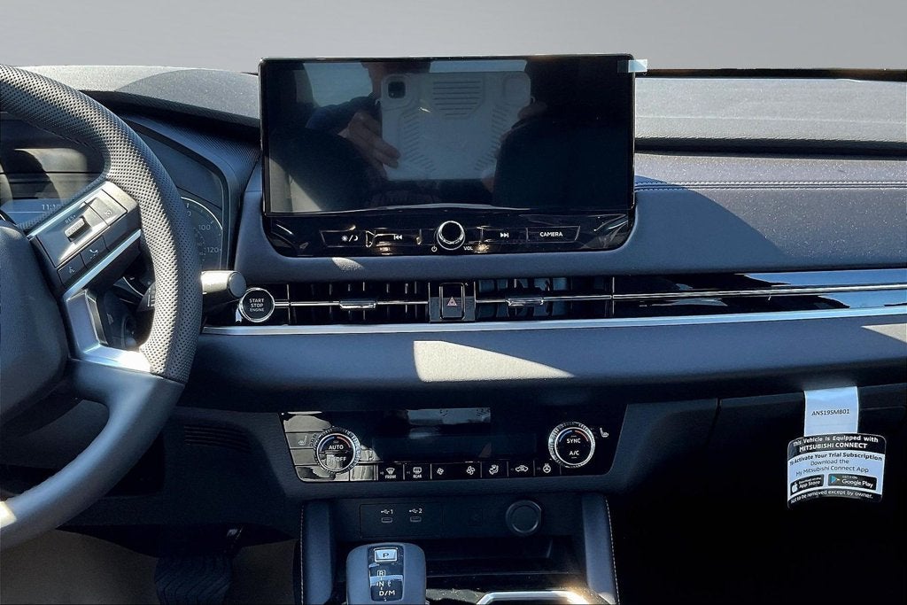 2026 Mitsubishi Outlander LE