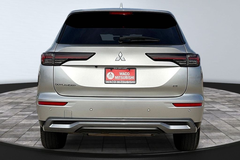 2026 Mitsubishi Outlander SE