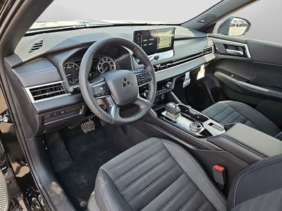 2026 Mitsubishi Outlander LE