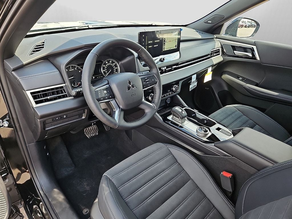 2026 Mitsubishi Outlander LE