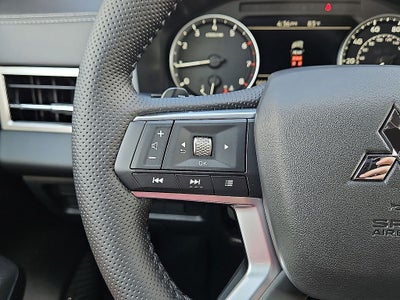2026 Mitsubishi Outlander LE