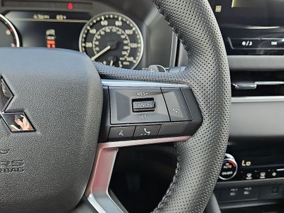 2026 Mitsubishi Outlander LE