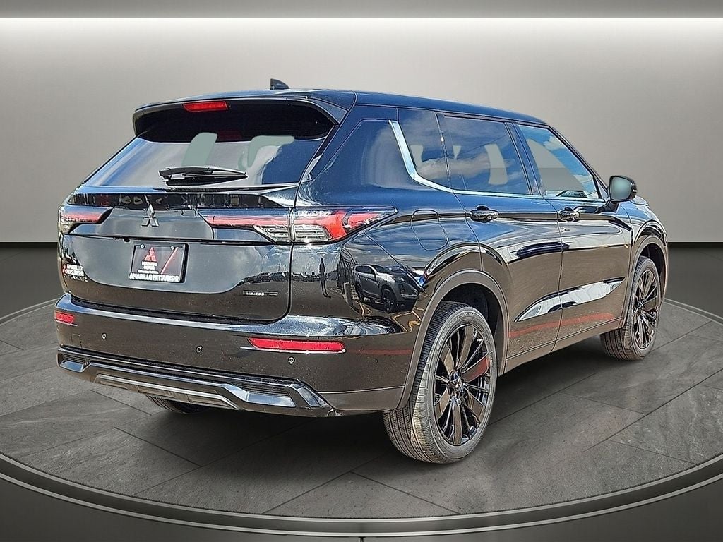 2026 Mitsubishi Outlander LE