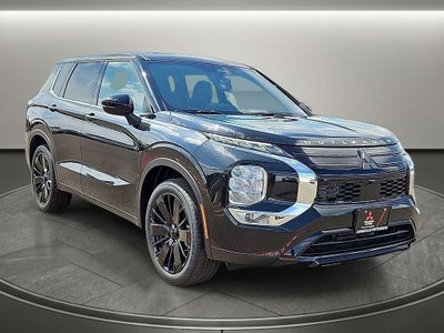 2026 Mitsubishi Outlander LE