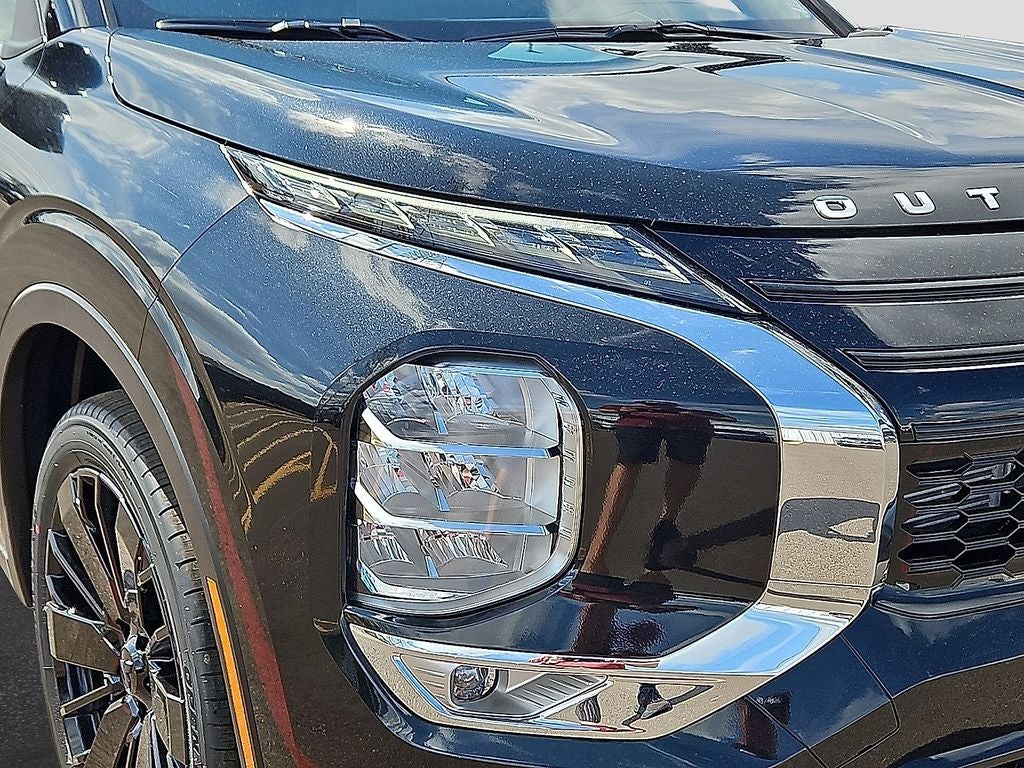 2026 Mitsubishi Outlander LE