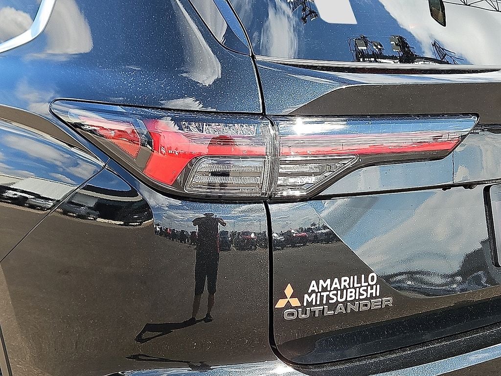 2026 Mitsubishi Outlander LE