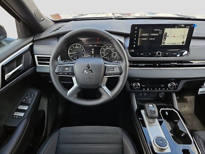 2026 Mitsubishi Outlander LE