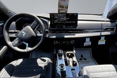 2026 Mitsubishi Outlander LE