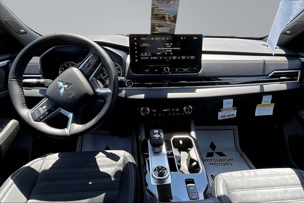 2026 Mitsubishi Outlander LE