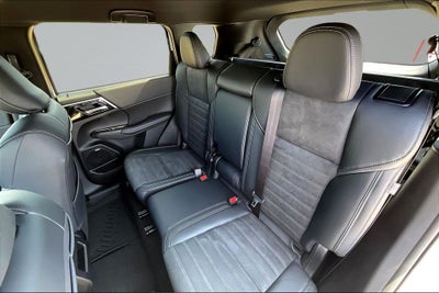 2026 Mitsubishi Outlander LE