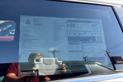 2026 Mitsubishi Outlander LE