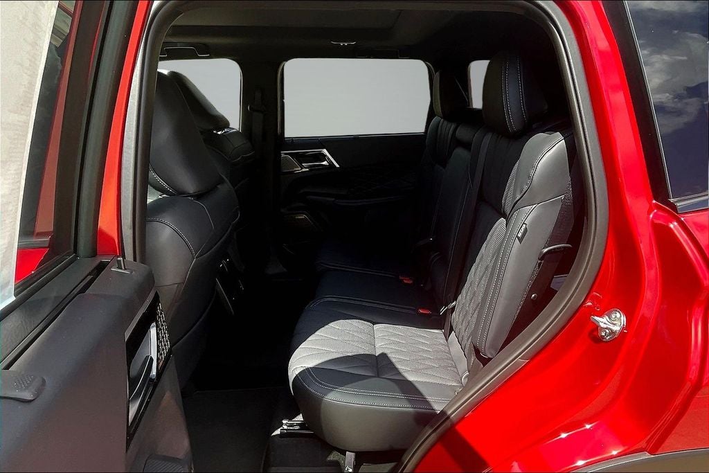 2026 Mitsubishi Outlander Black Edition