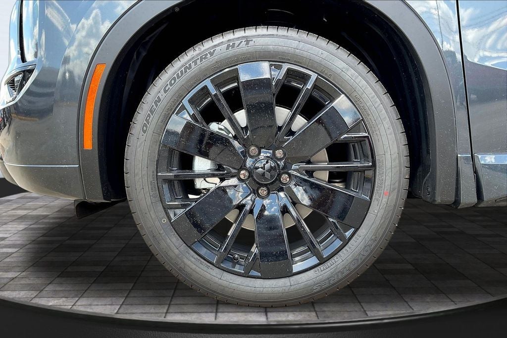 2026 Mitsubishi Outlander Black Edition