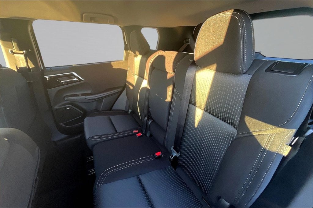 2026 Mitsubishi Outlander ES