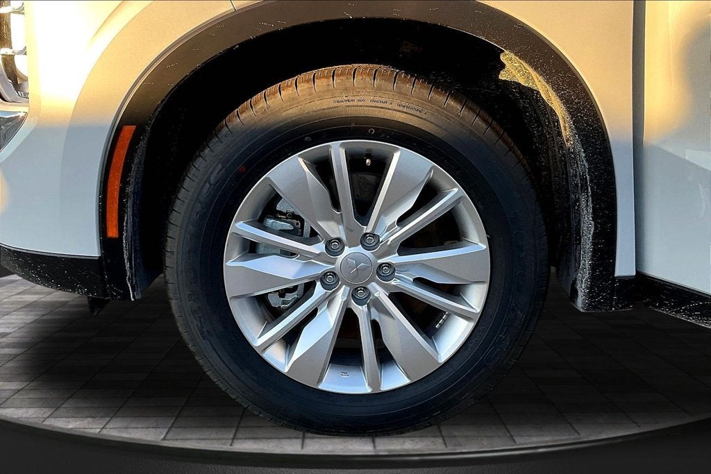 2026 Mitsubishi Outlander ES