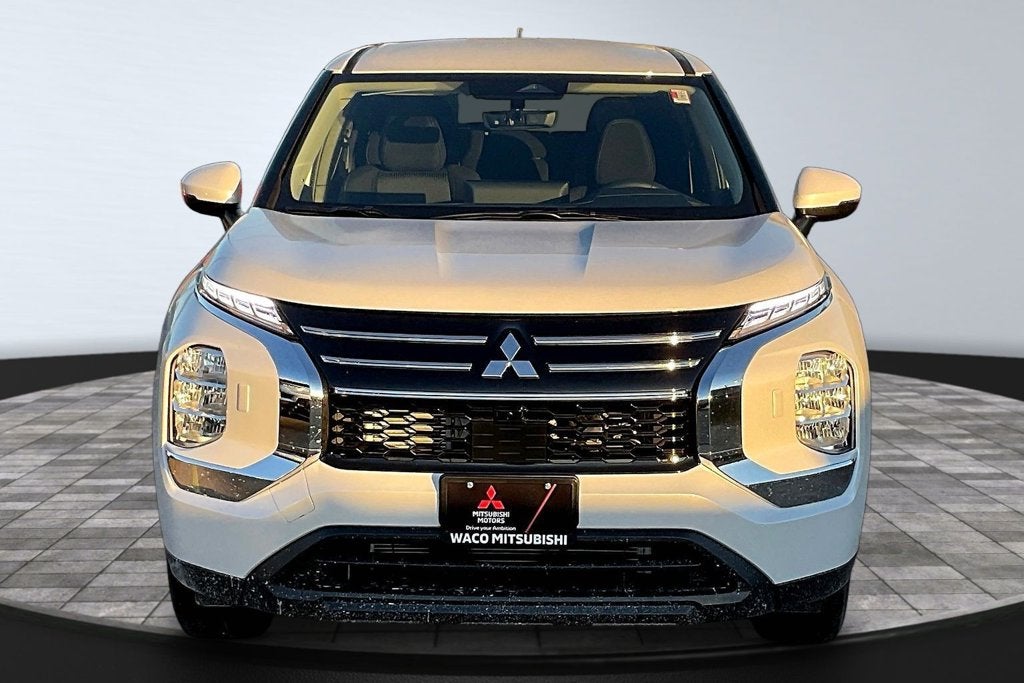 2026 Mitsubishi Outlander ES