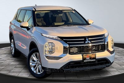 2026 Mitsubishi Outlander ES
