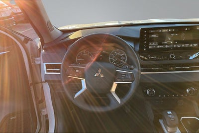 2026 Mitsubishi Outlander ES