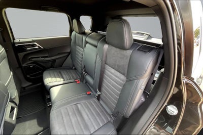 2026 Mitsubishi Outlander LE