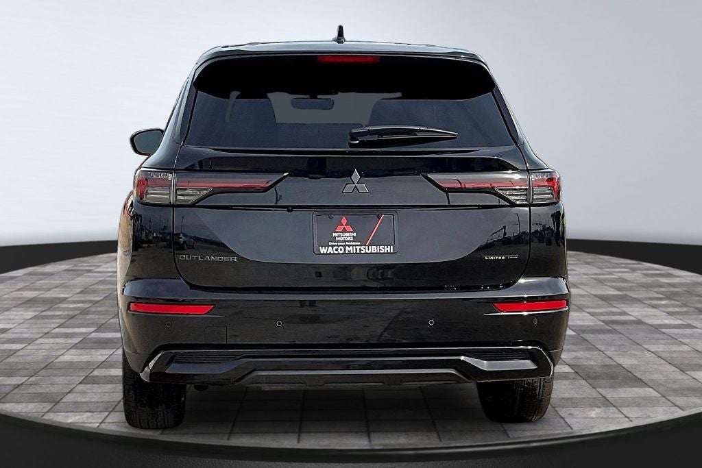 2026 Mitsubishi Outlander LE