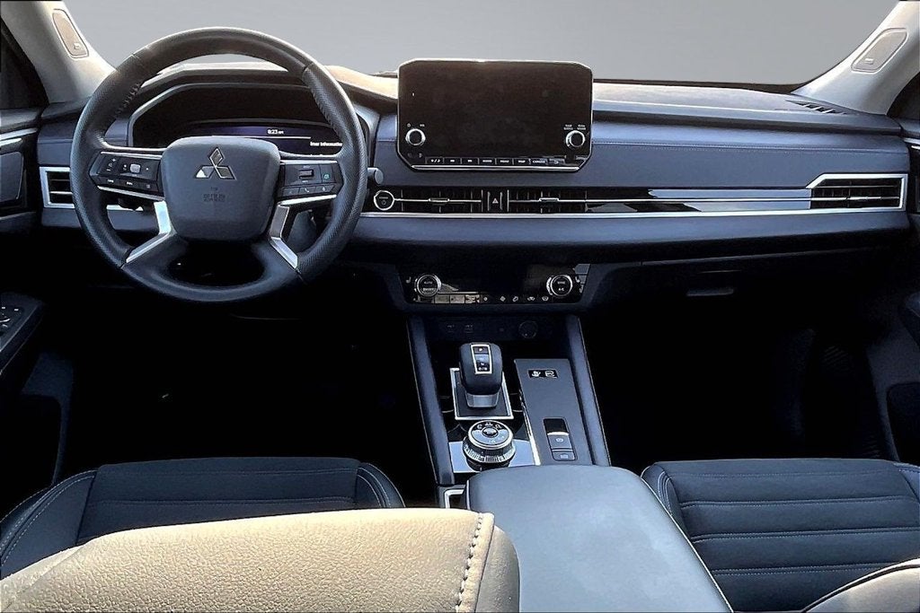 2025 Mitsubishi Outlander PHEV SE