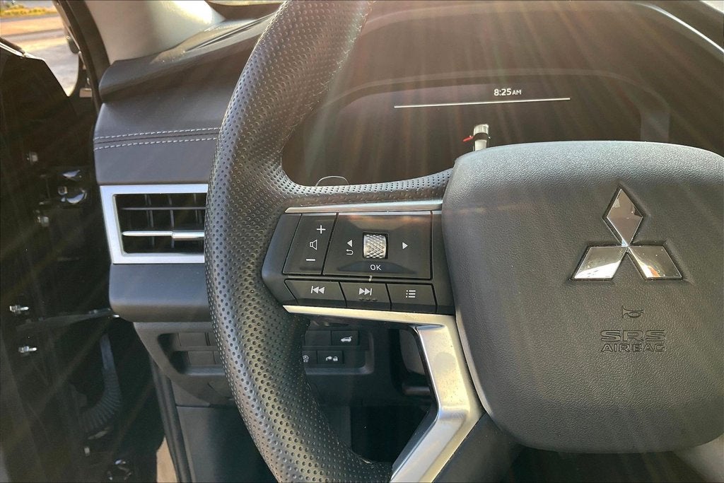 2025 Mitsubishi Outlander PHEV SE