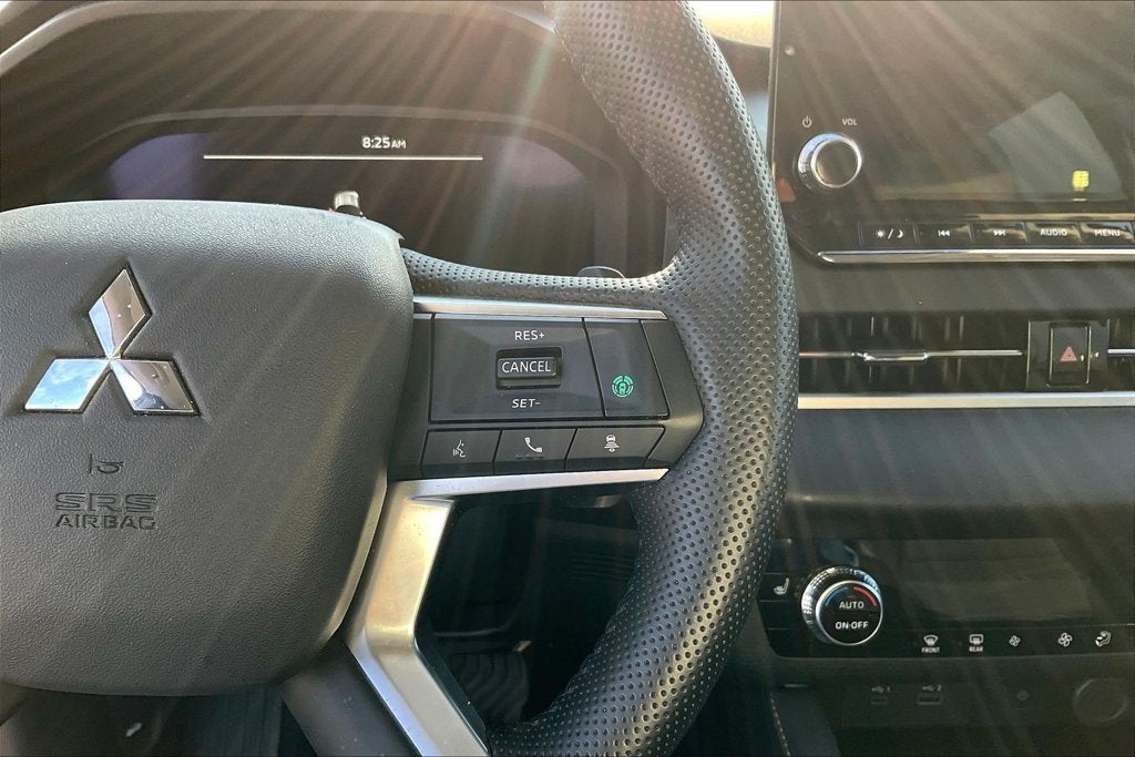 2025 Mitsubishi Outlander PHEV SE