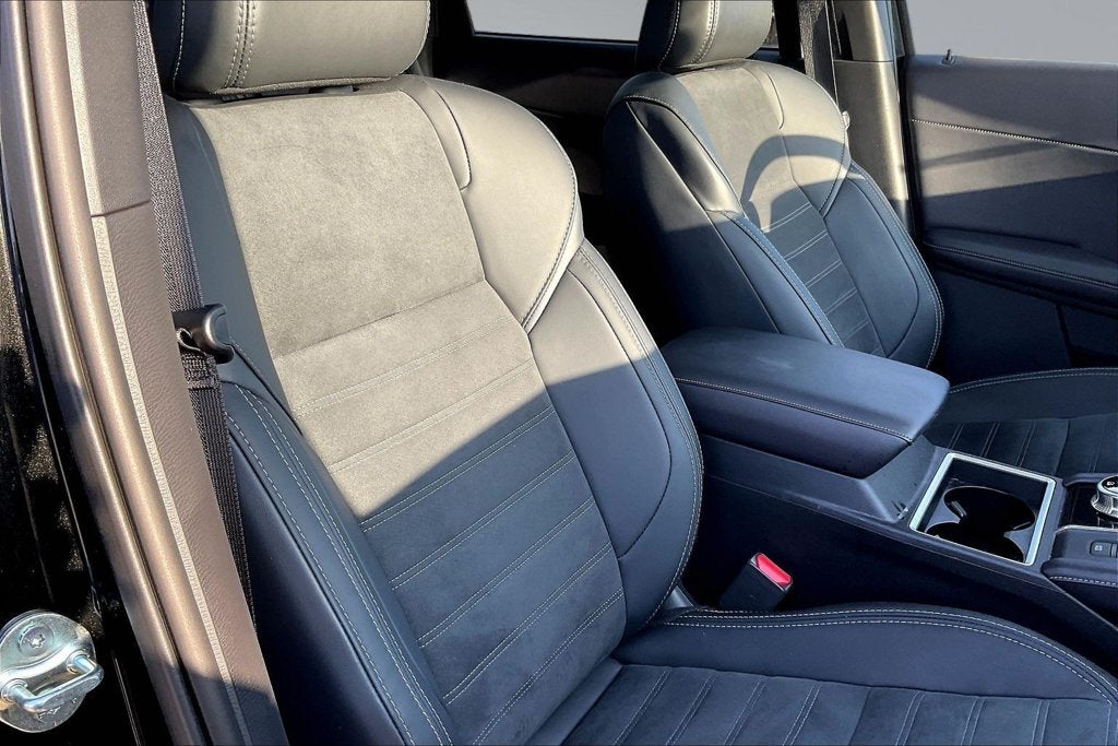 2025 Mitsubishi Outlander PHEV SE