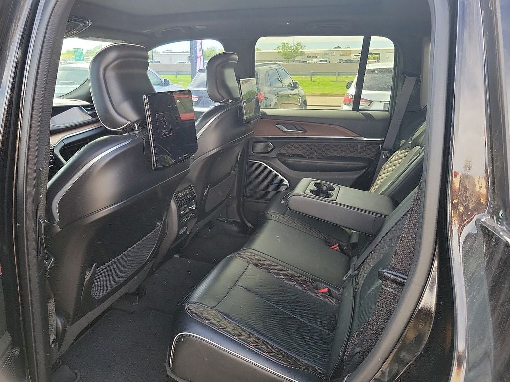 2023 Jeep Grand Cherokee Summit