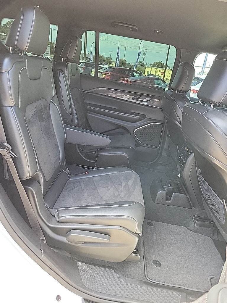 2022 Jeep Grand Cherokee L Altitude