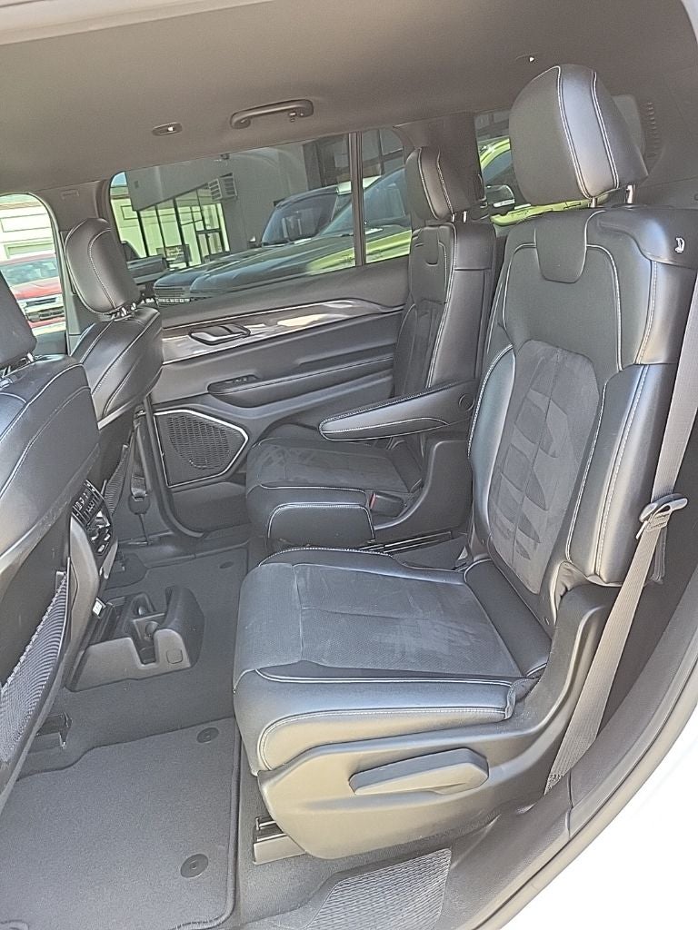 2022 Jeep Grand Cherokee L Altitude