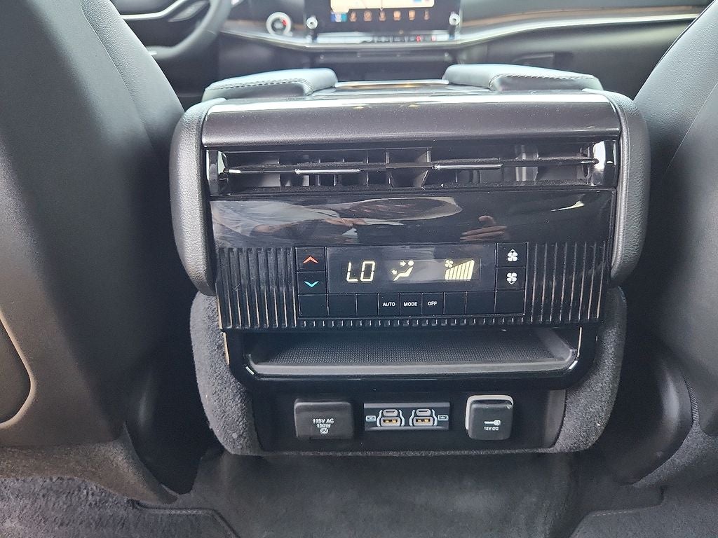 2024 Jeep Wagoneer L Base