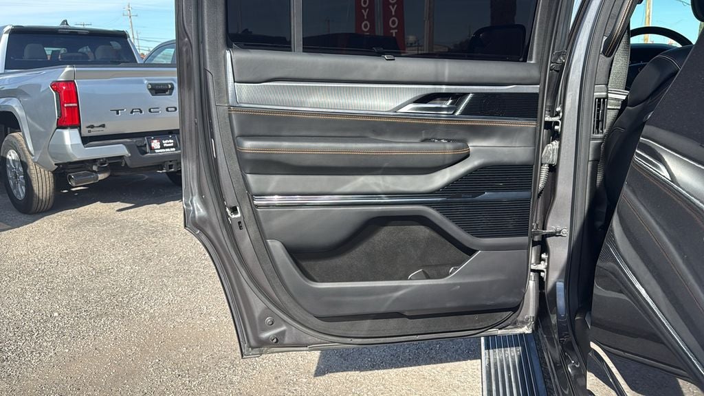 2023 Jeep Grand Wagoneer Series III