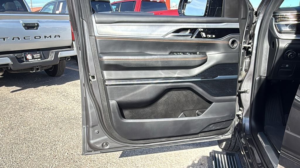 2023 Jeep Grand Wagoneer Series III