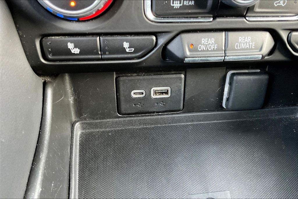 2023 Chevrolet Suburban LT