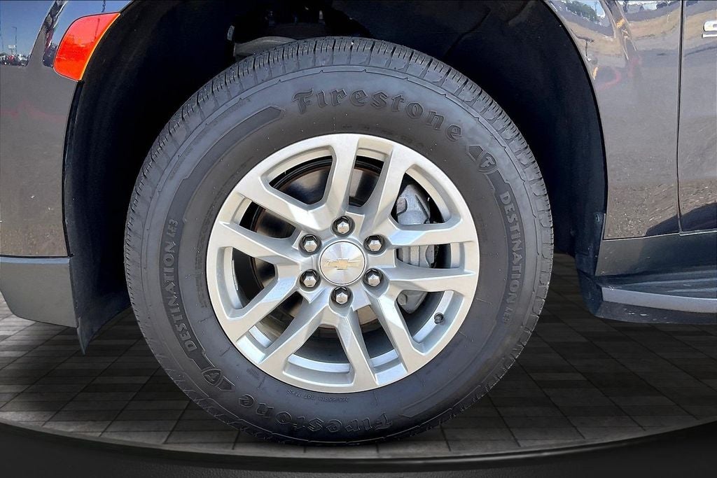 2023 Chevrolet Suburban LT