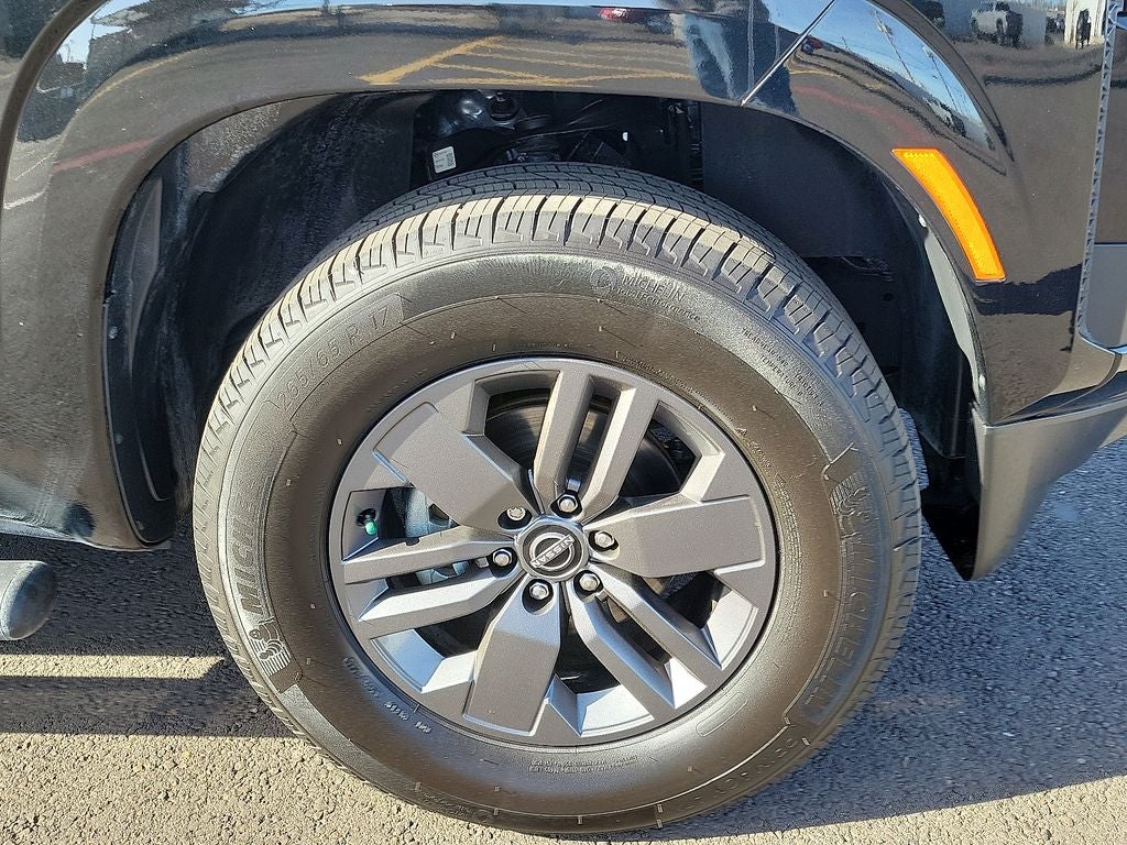 2025 Nissan Frontier SV