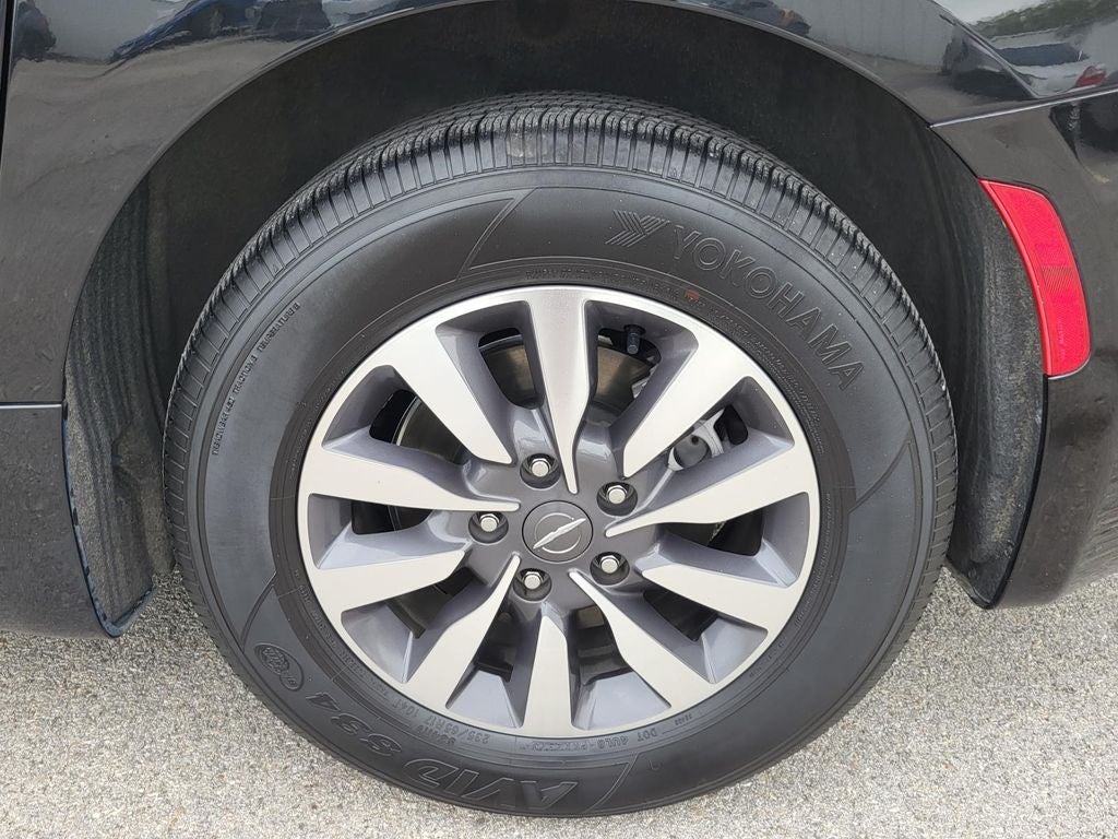 2024 Chrysler Pacifica Hybrid Select