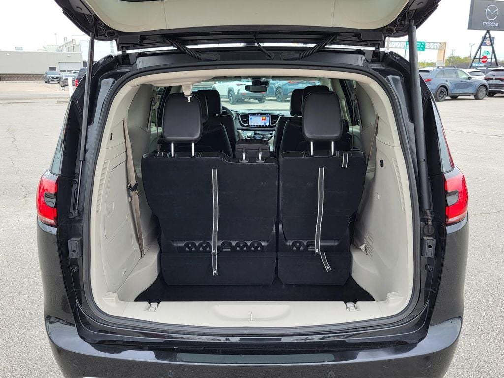 2024 Chrysler Pacifica Hybrid Select