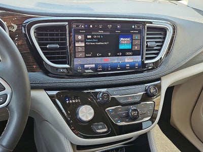 2023 Chrysler Pacifica Hybrid Limited