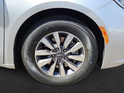 2023 Chrysler Pacifica Hybrid Limited