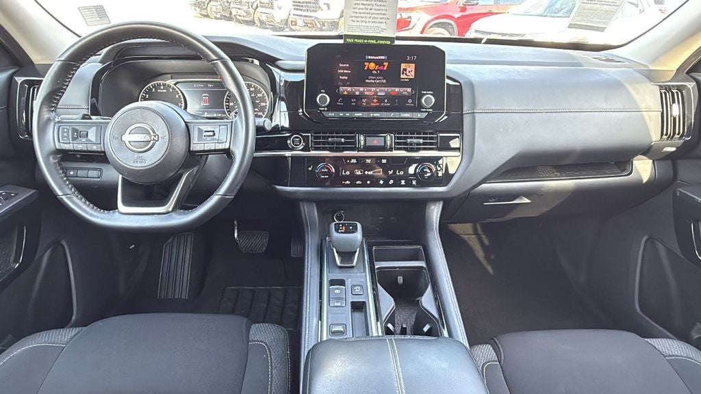 2024 Nissan Pathfinder SV