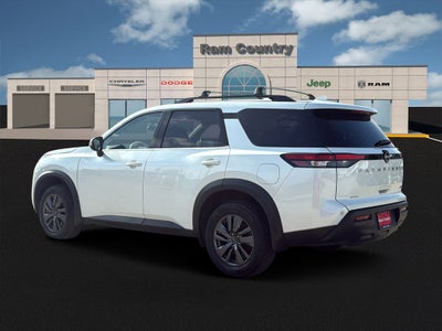2024 Nissan Pathfinder SV