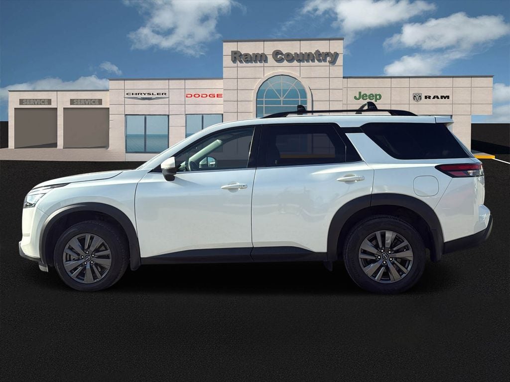 2024 Nissan Pathfinder SV