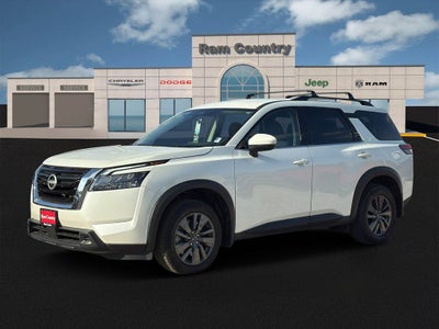 2024 Nissan Pathfinder SV