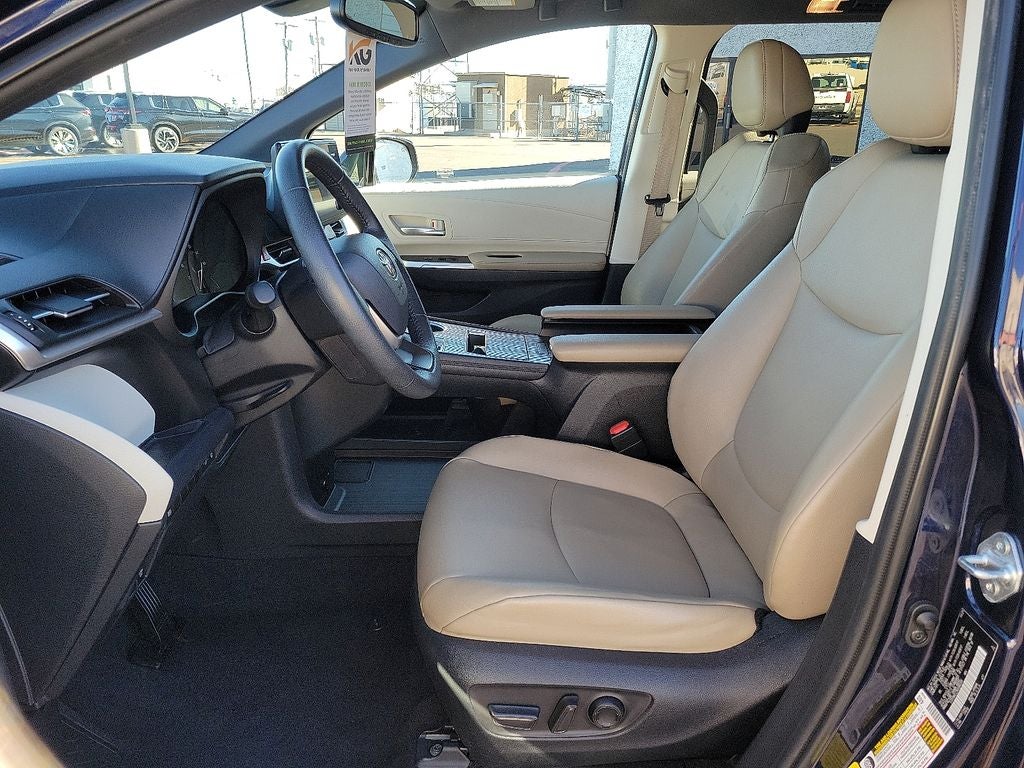 2022 Toyota Sienna XLE 7 Passenger
